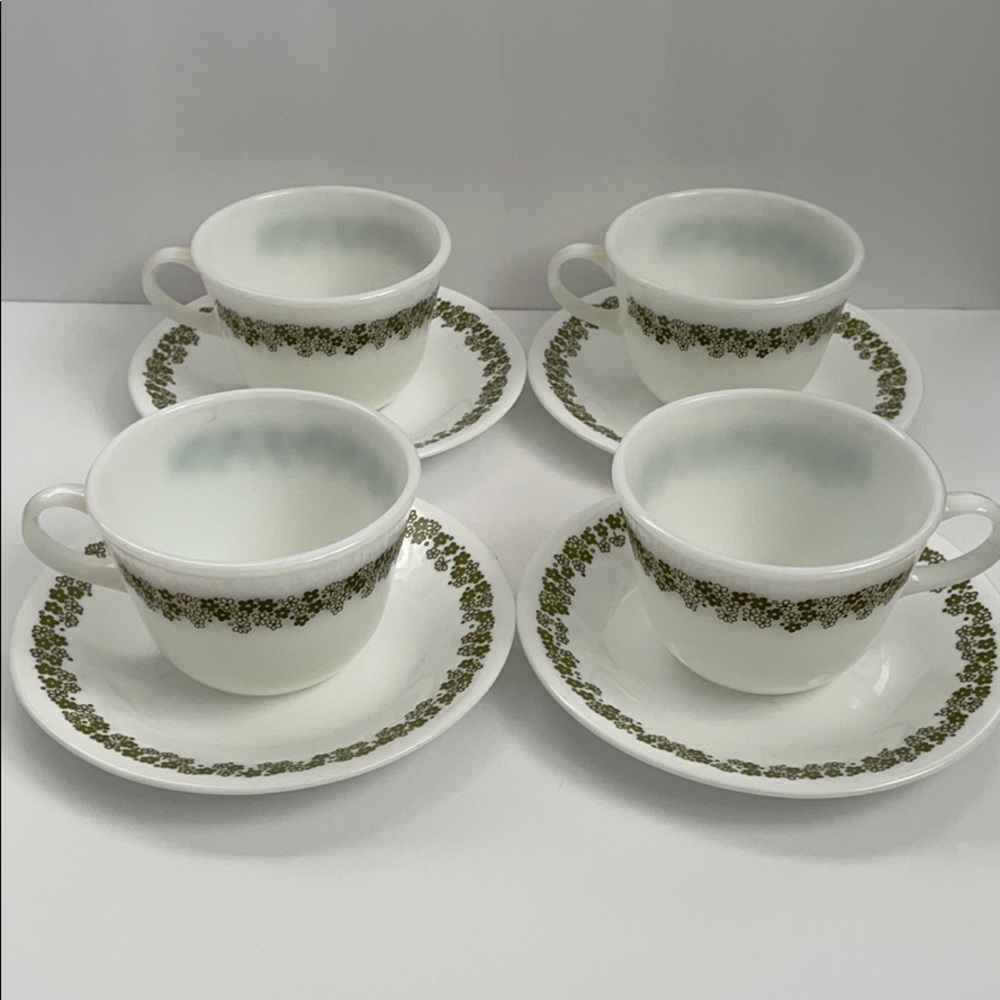 Pyrex Tea cup set